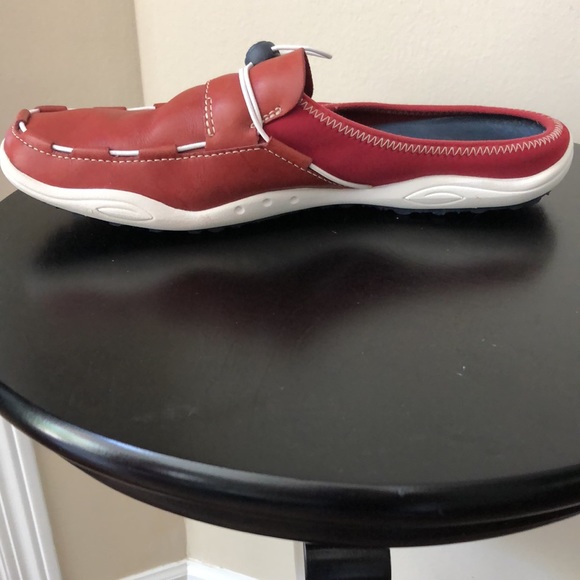 Timberline comforia red boat shoe style loafer with toggle detail - Picture 4 of 13